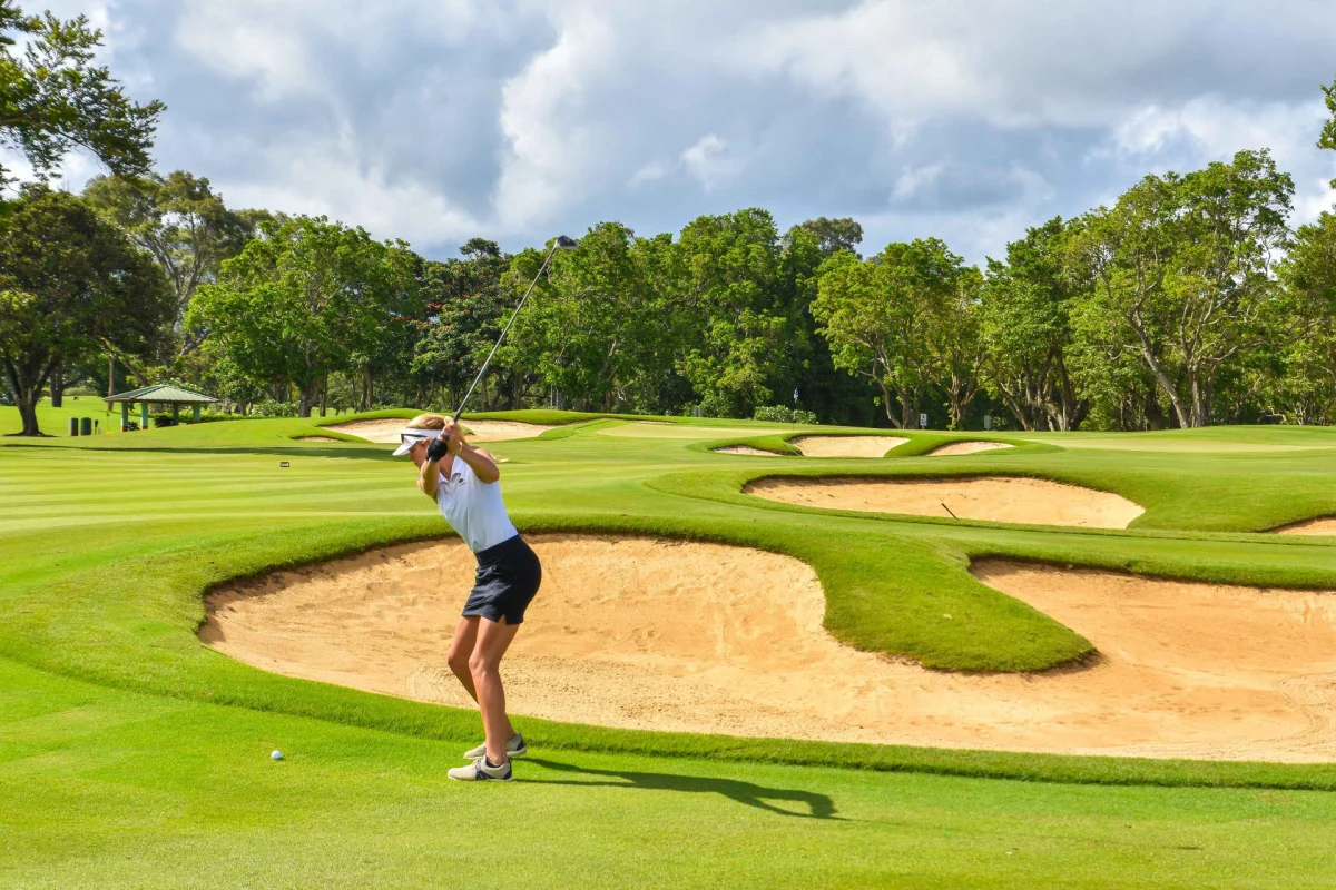 Women Golf in Princeville